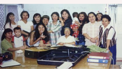 新事自1994年開放中心場地服務外勞，在主日組織菲籍外勞國語班、吉他班、聖經靈修及分享活動。